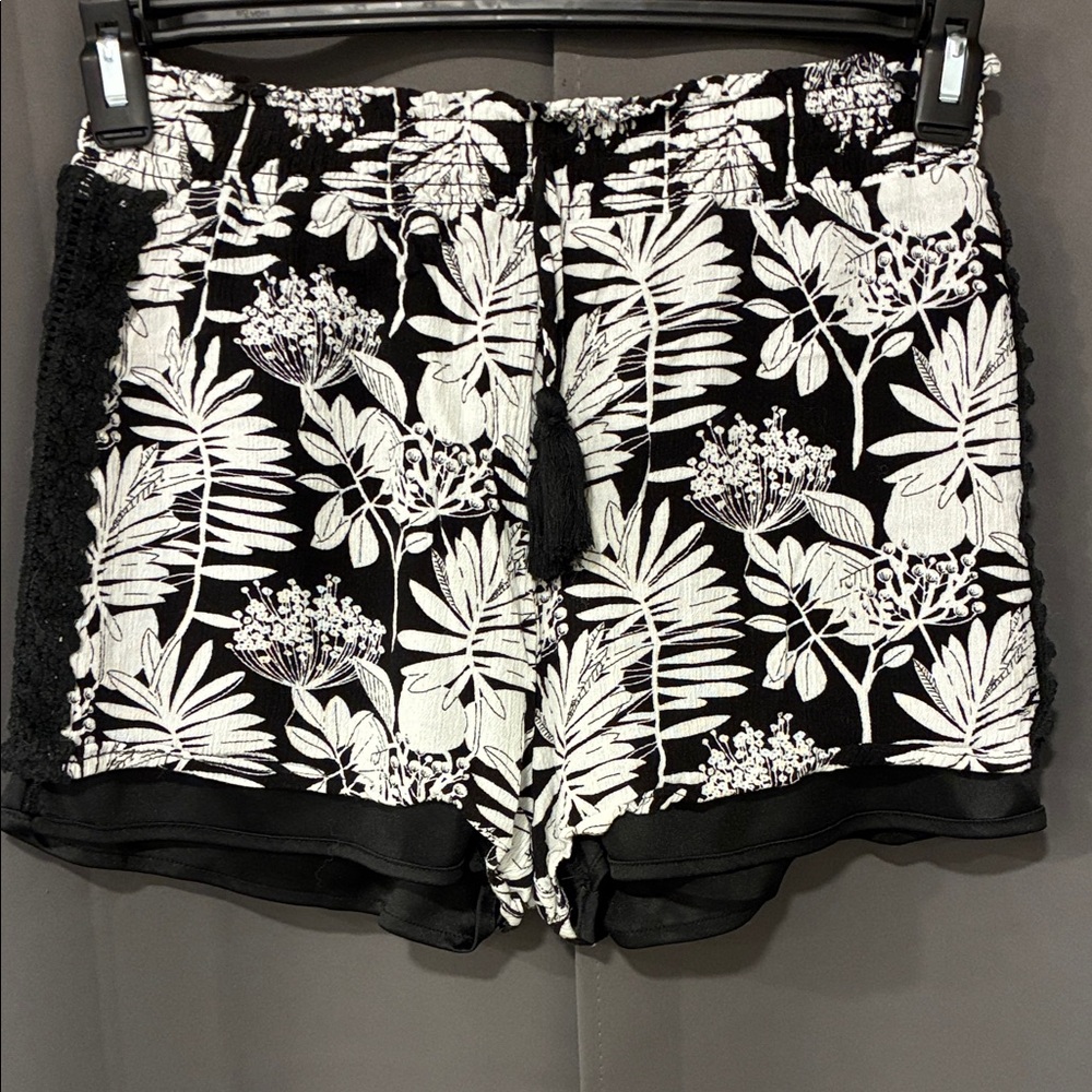 Kendall & Kylie Black and White Floral High Waist Shorts